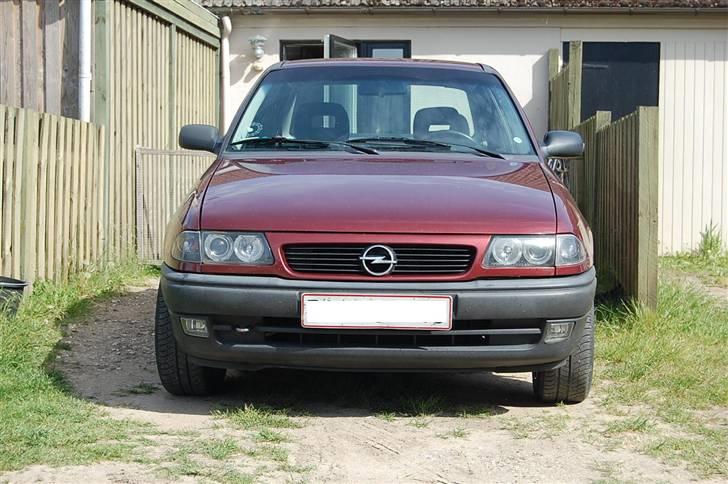 Opel astra f sedan billede 2