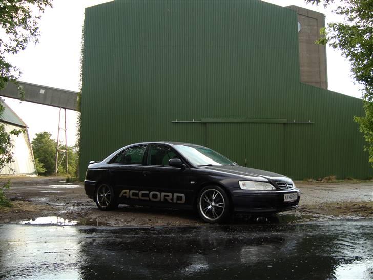 Honda Accord 1.8 i ls Byttet billede 2