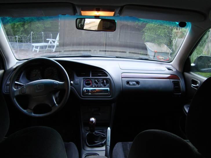 Honda Accord 1.8 i ls Byttet billede 8