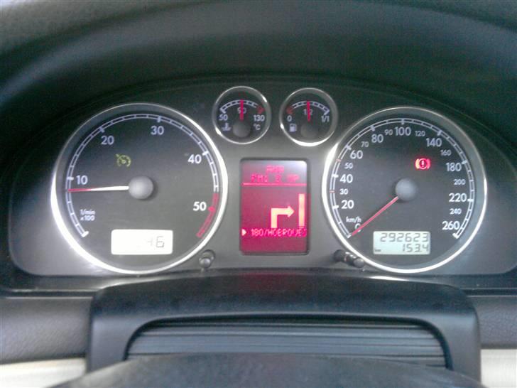 VW passat 1.9TDI 130HK 6GEAR - navigation symboler op i infocenter. kanon lækker at bruge billede 3