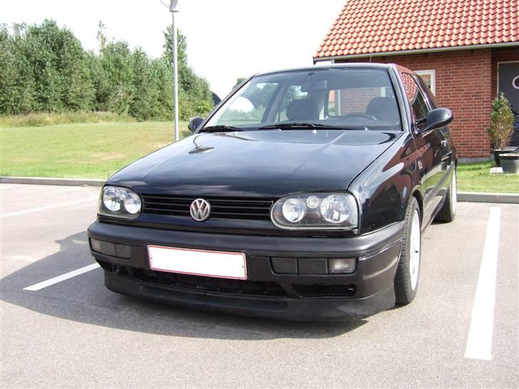 VW Golf 1,8 CL (Solgt) - Hella Golf 4 forlygter med sort optik, mørktonet blinklys & afdækninger billede 4