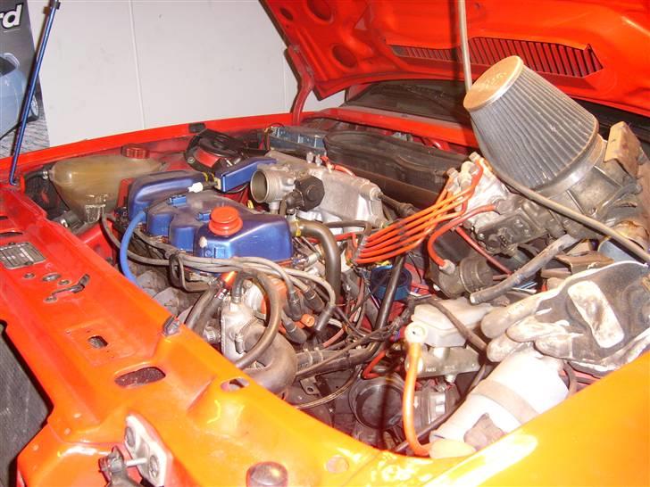 Ford Escort Rs Turbo - Der bliver rodet med kobling, bremser, olie køler, IC , Osv ... Kommer snart på gaden igen billede 12