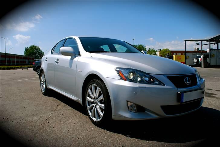 Lexus IS 220d Executive - Nyvasket. billede 1