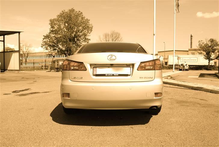 Lexus IS 220d Executive - Bagenden :P billede 11