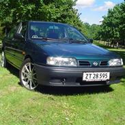 Nissan primera  SOLGT!!!!!