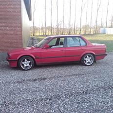 BMW e30 320/325i SOLGT :'(
