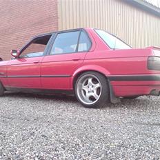 BMW e30 320/325i SOLGT :'(