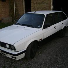 BMW 320 i touring solgt
