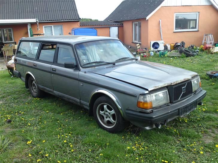 Volvo 245 TURBO - Brænderbil 09 - Som den blev købt billede 12