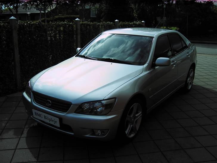 Lexus IS 200 SOLGT! billede 2