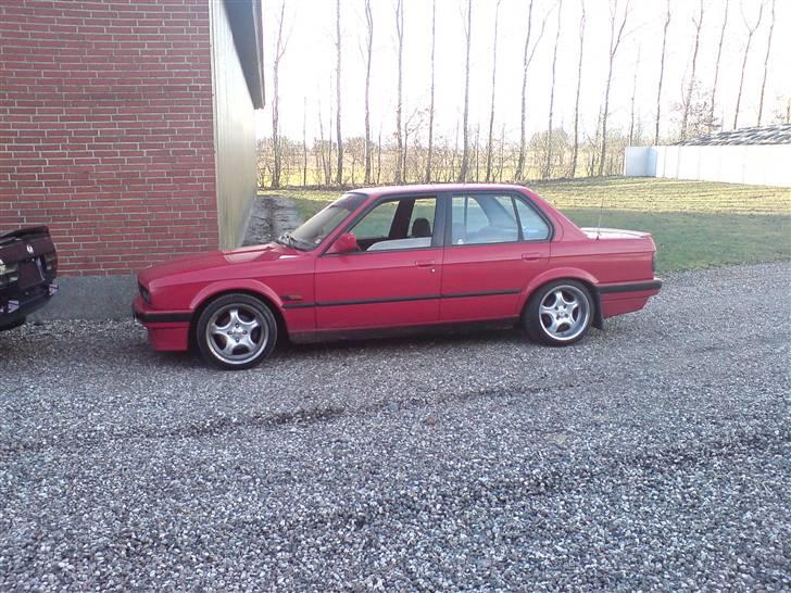 BMW e30 320/325i SOLGT :'( billede 2