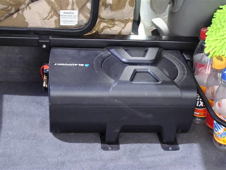 Citroën Xsara Picasso - Min nye 8" Aktive Blaupunkt Subwoofer, siger faktisk pænt godt. billede 3