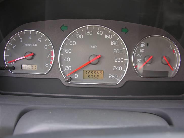 Volvo V40 T4 - Indstrumenthus med krom ringe billede 5