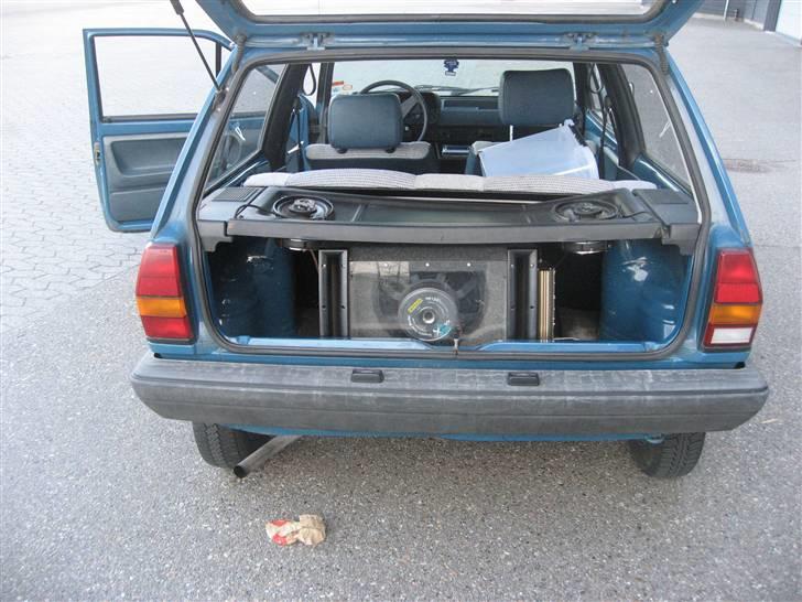 VW Polo 1.0 Skrottet - Knap så retro.. Desværre, men man cruiser bedst med lyd ! billede 7
