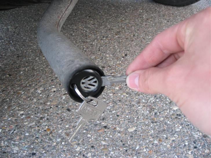 VW Polo 1.0 Skrottet - Ja mange viser en dåse, men jaa.. altså... - Hvis du ser en blå polo i bakspejlet, så lad vær med at trække ind, for så kommer der for meget vindmodstand! :P billede 9