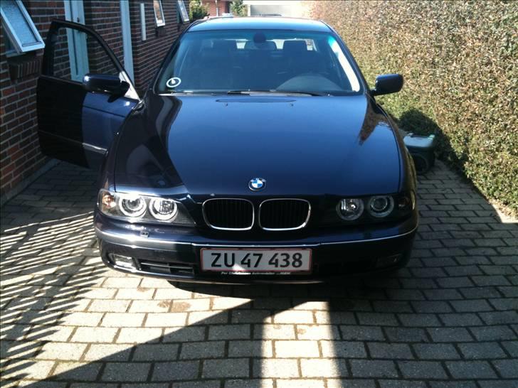 BMW 523i solgt billede 1