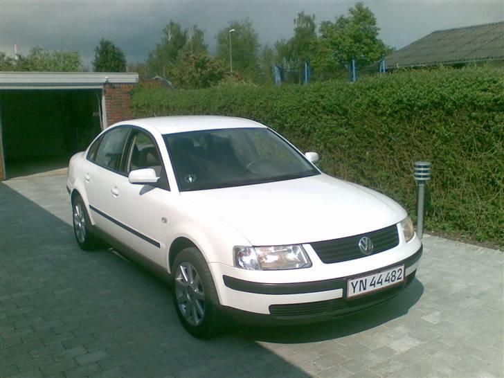 VW passat limousine SOLGT billede 1