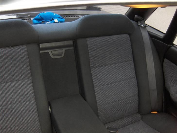 Subaru Legacy Turbo AWD - bagsæderne billede 6