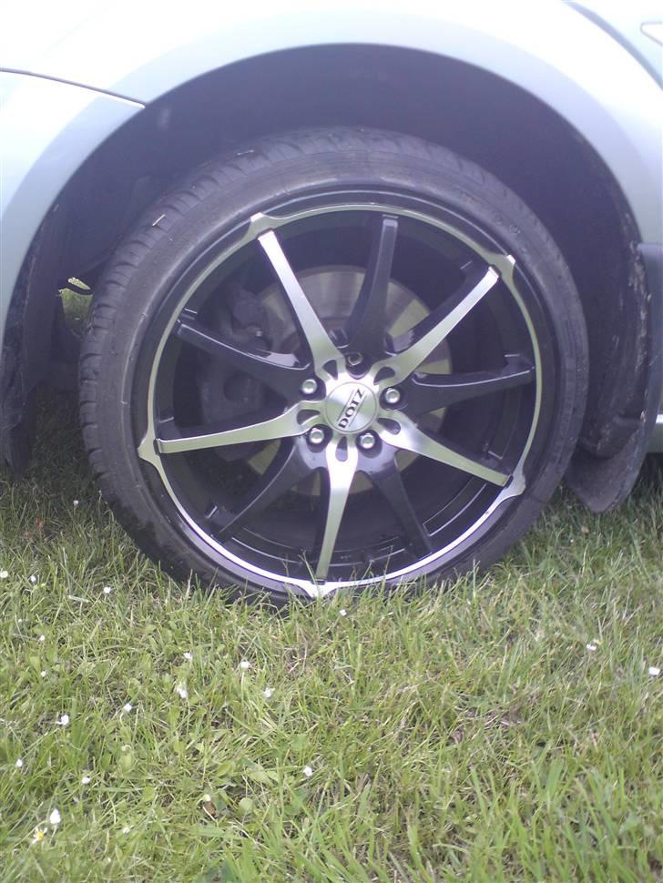 Ford Mondeo 2,0 Trend St. Car - synet bedrager når man kigger på størrelsen, men når det spinner rundt ser det sgu godt ud. billede 15