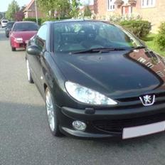 Peugeot 206 CC 1,6 16V . Total Skadet (Udbrændt)