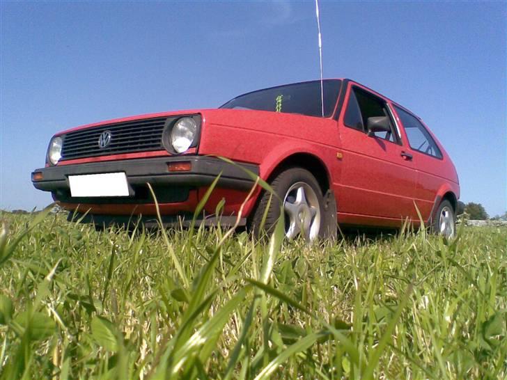 VW Golf 2 (Den Semirøde) - På marken(: billede 8