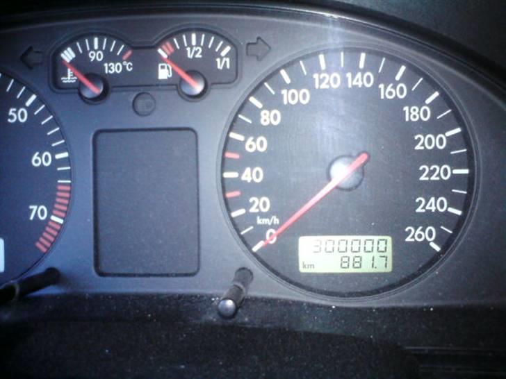 VW Passat 1.8T Variant **SOLGT** - ja så rundede hun sgu de 300.000.... men kan ikke mærkes.... c",) billede 19