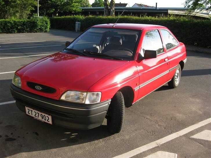 Ford Escort 1,8i CL billede 3