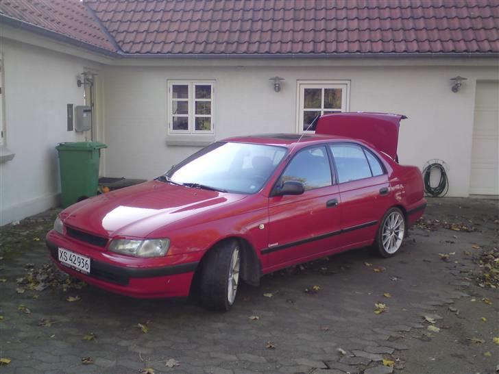 Toyota Carina E - SOLGT billede 2