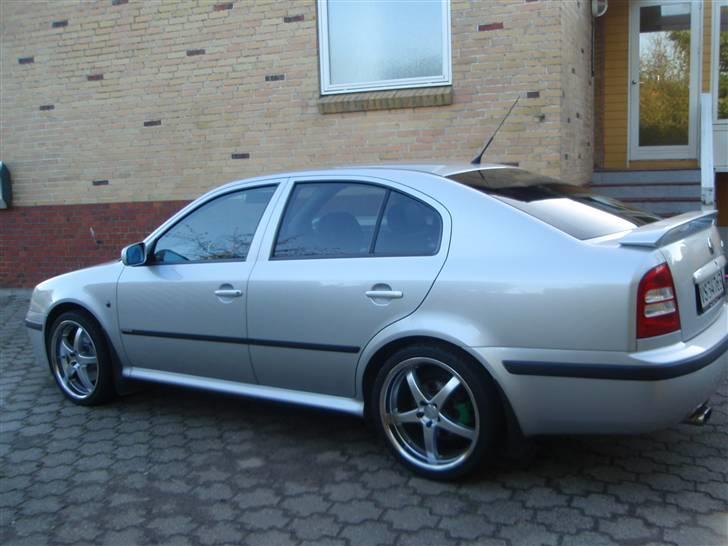 Skoda Octavia 1,8 20VT RS Solgt billede 8