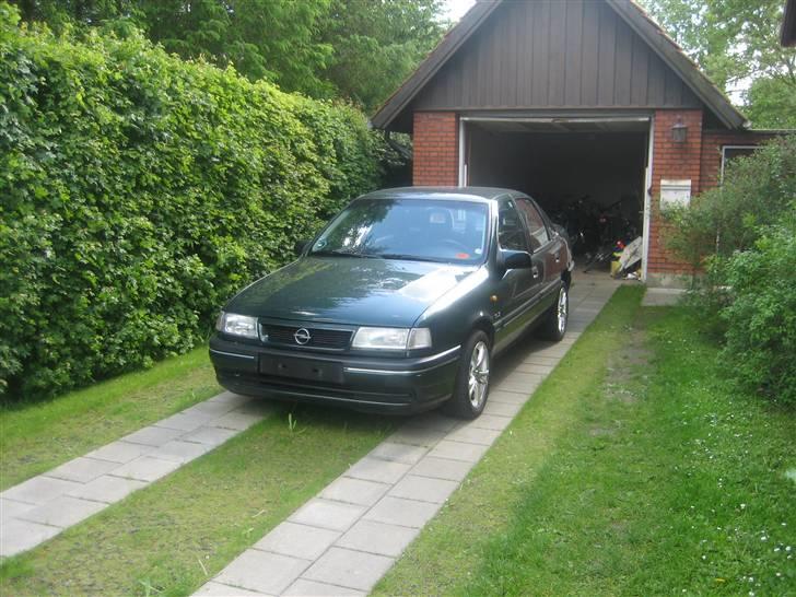 Opel Vectra 2.0 16V GLS [SOLGT] billede 2