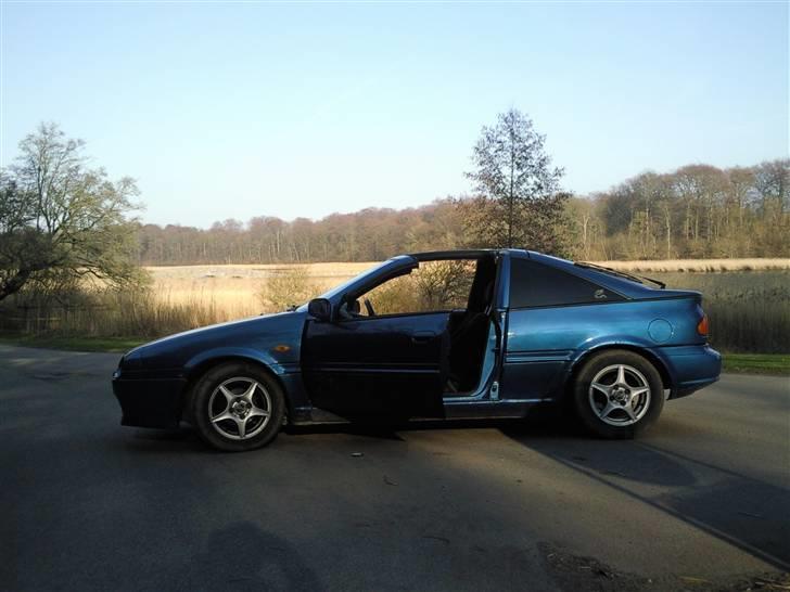 Nissan 100 NX billede 2