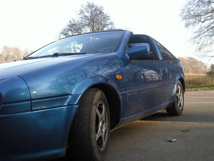 Nissan 100 NX billede 3