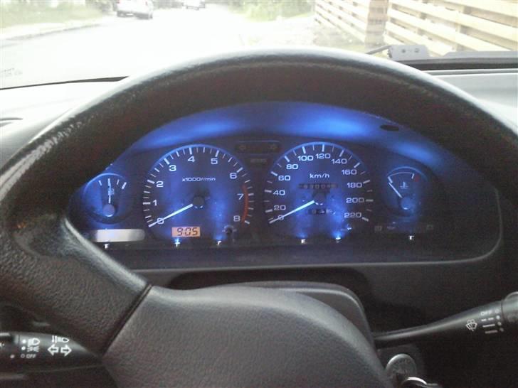 Nissan 100 NX billede 8