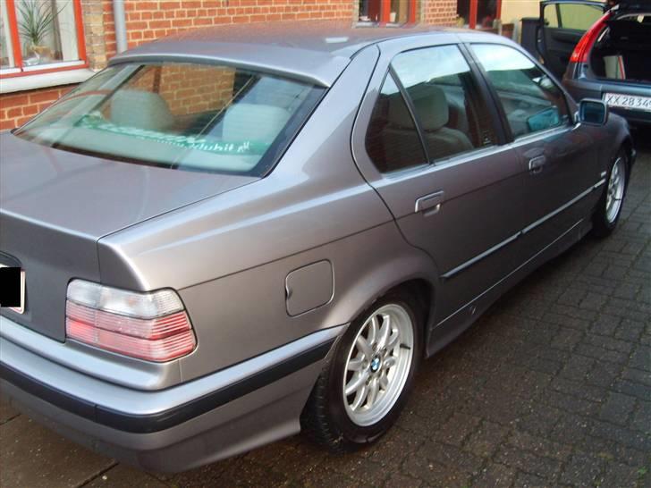 BMW 320 i E36 6 Cylinder  billede 9