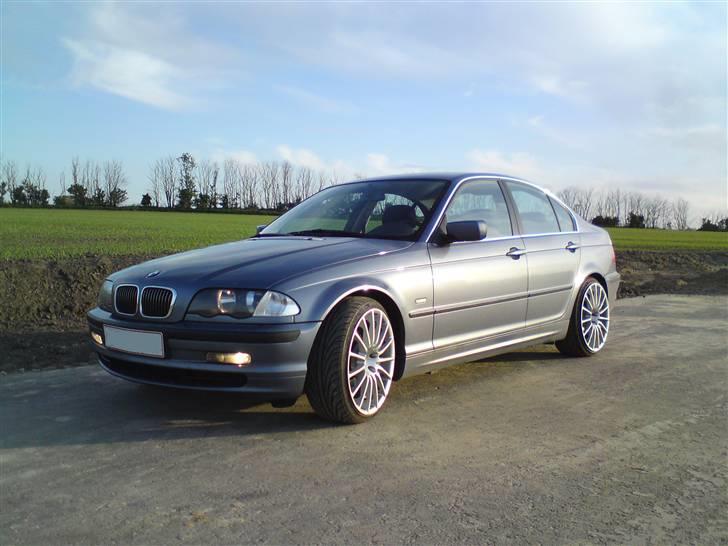 BMW 328i billede 1