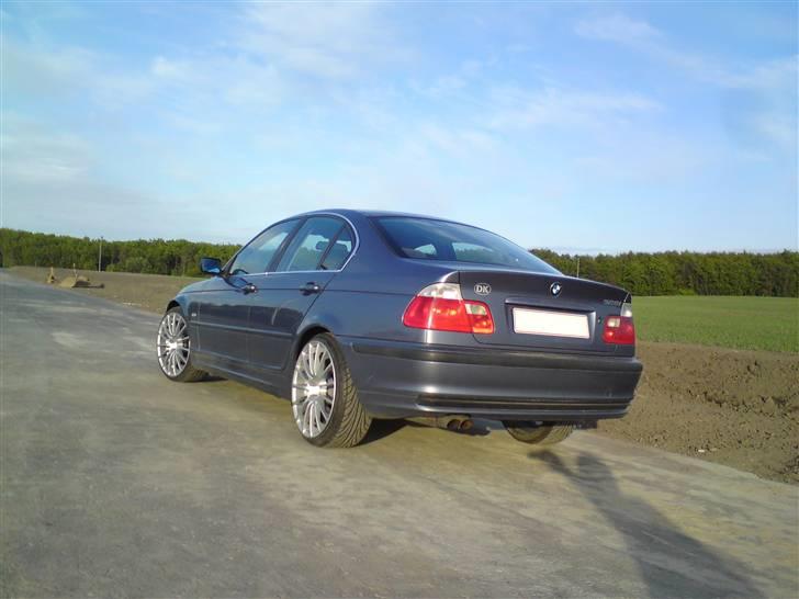 BMW 328i billede 2