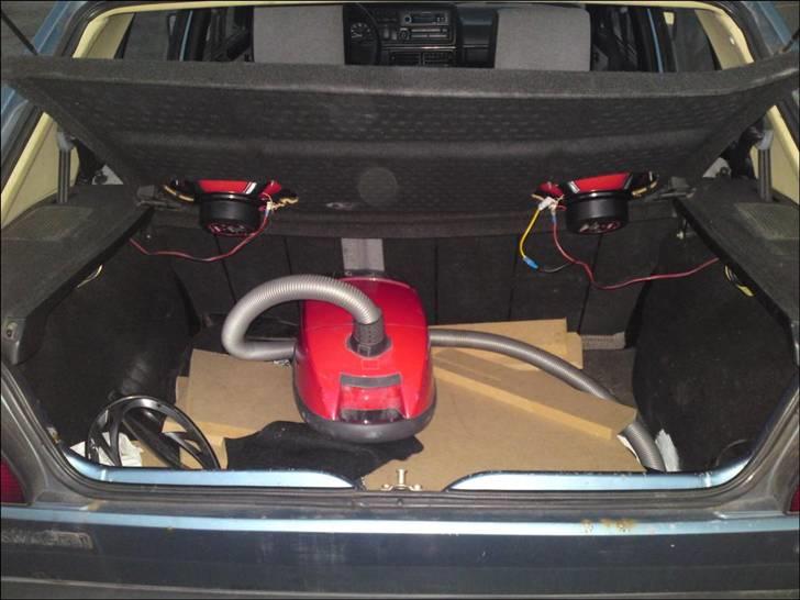 VW Golf 2 1,3 #SOLGT# - støvsuger og rester fra da jeg byggede min baskasse i 306´eren (kig fotogalleri) billede 12