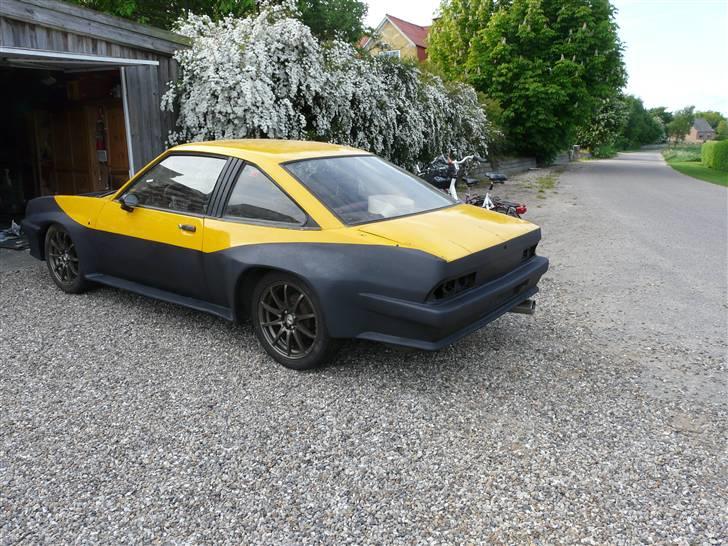 Opel MANTA B 400 Replica Solgt - lige malet billede 7