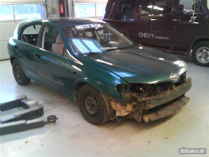 Nissan almera turbo - på vej til maler billede 10