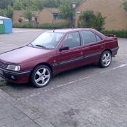 Peugeot 405