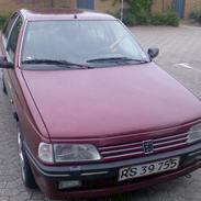 Peugeot 405