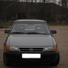 Opel Astra 1,6i - SOLGT