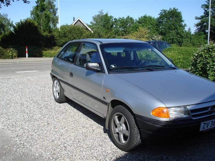 Opel Astra 1,6i  billede 2
