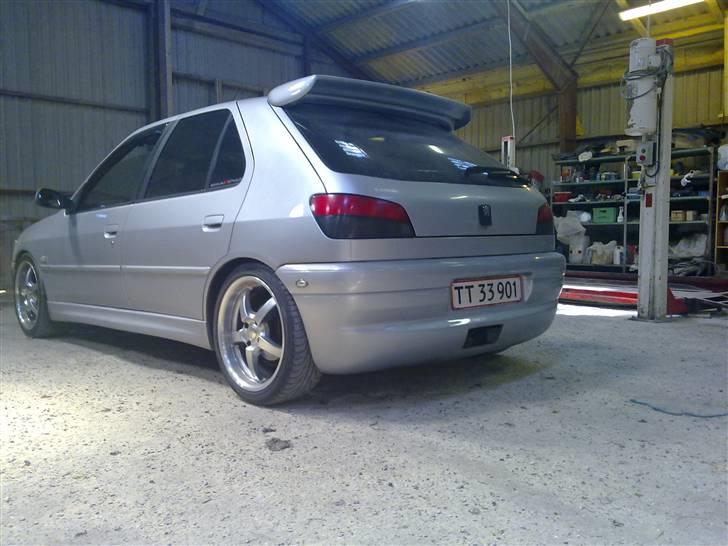 Peugeot 306 2,0 HDI SOLGT - lige et hurtigt billede af min nye unikke bagkofanger, eneste i hele verden. giv lige jeres mening om den. tak. billede 10