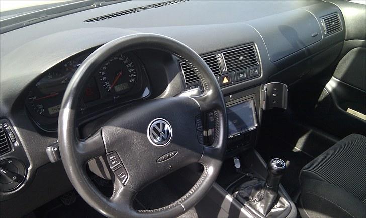 VW Golf IV TDI 150 Highline - Betjening til radio og fartpilot i rattet billede 7