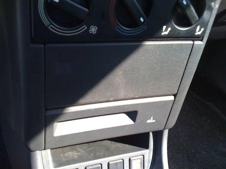 Peugeot 405 1,9 GLX (DØD MOTOR) - OGSÅ VAR DEN VÆK :-P billede 10