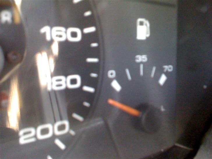 Peugeot 405 1,9 GLX (DØD MOTOR) - God stil med liter isteder for brøkdele :-) billede 11