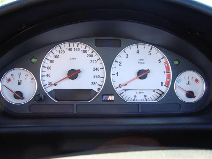 BMW 325i Cabriolet M-Technic billede 18