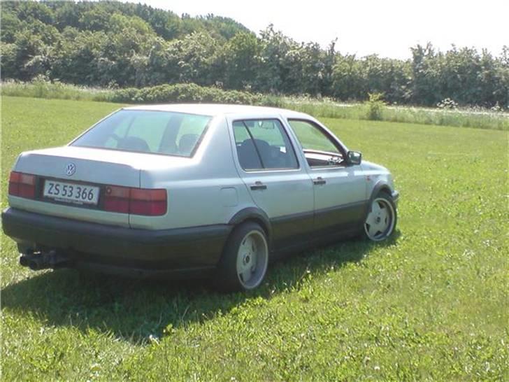 VW vento 1,8 solgt billede 3