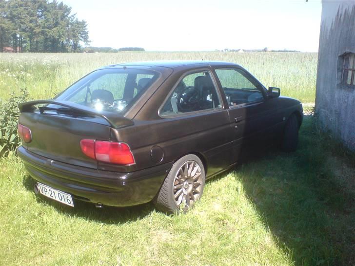 Ford Escort 1,8i sport (solgt) billede 3
